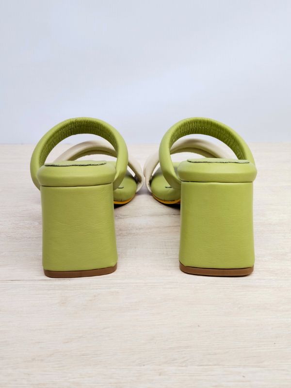 TACONES EN CUERO VERDE SOMMER