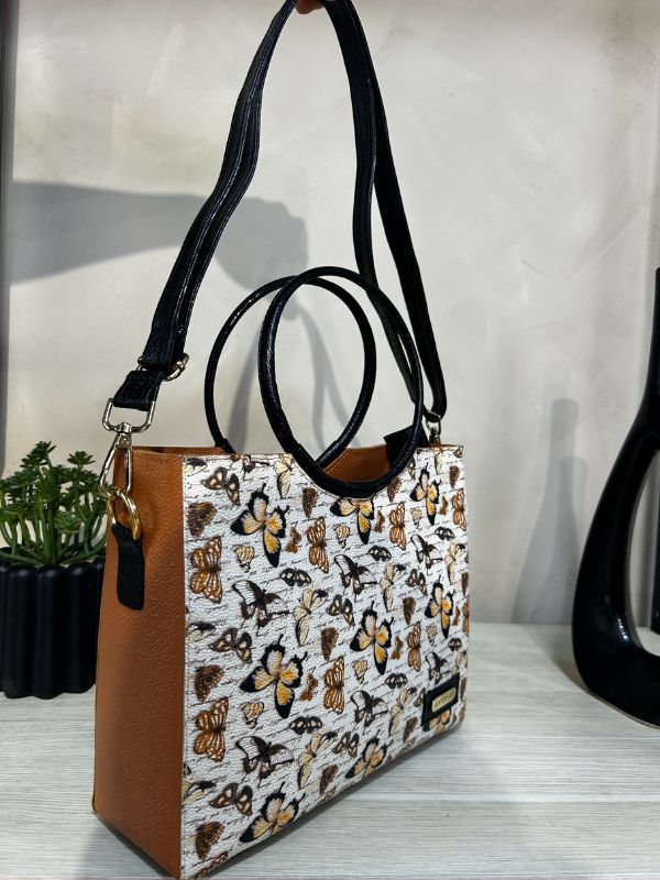 BOLSO EN CUERO MIEL SANDY