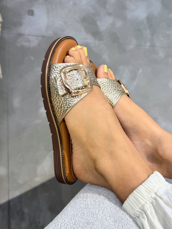 SANDALIAS SERENA EN CUERO DORADO