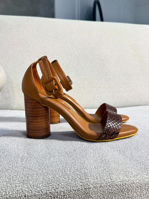 SANDALIAS VICTORIA EN CUERO MIEL