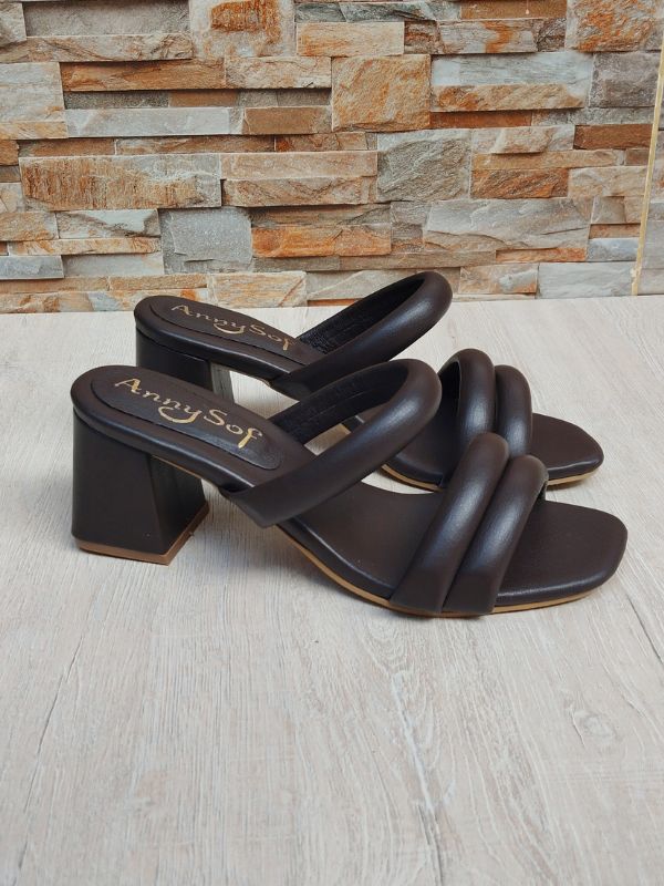 TACONES EN CUERO CAFE SOMMER