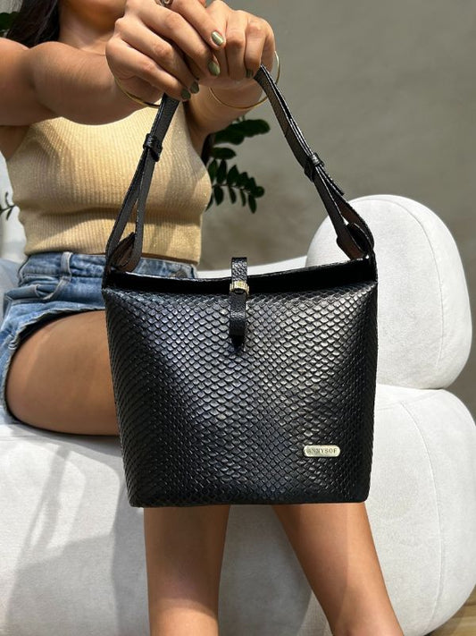 BOLSO EN CUERO NEGRO ANNY