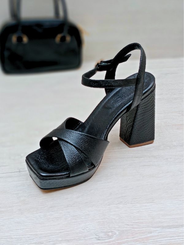 SANDALIAS DE TACON CUBANO NEGRO